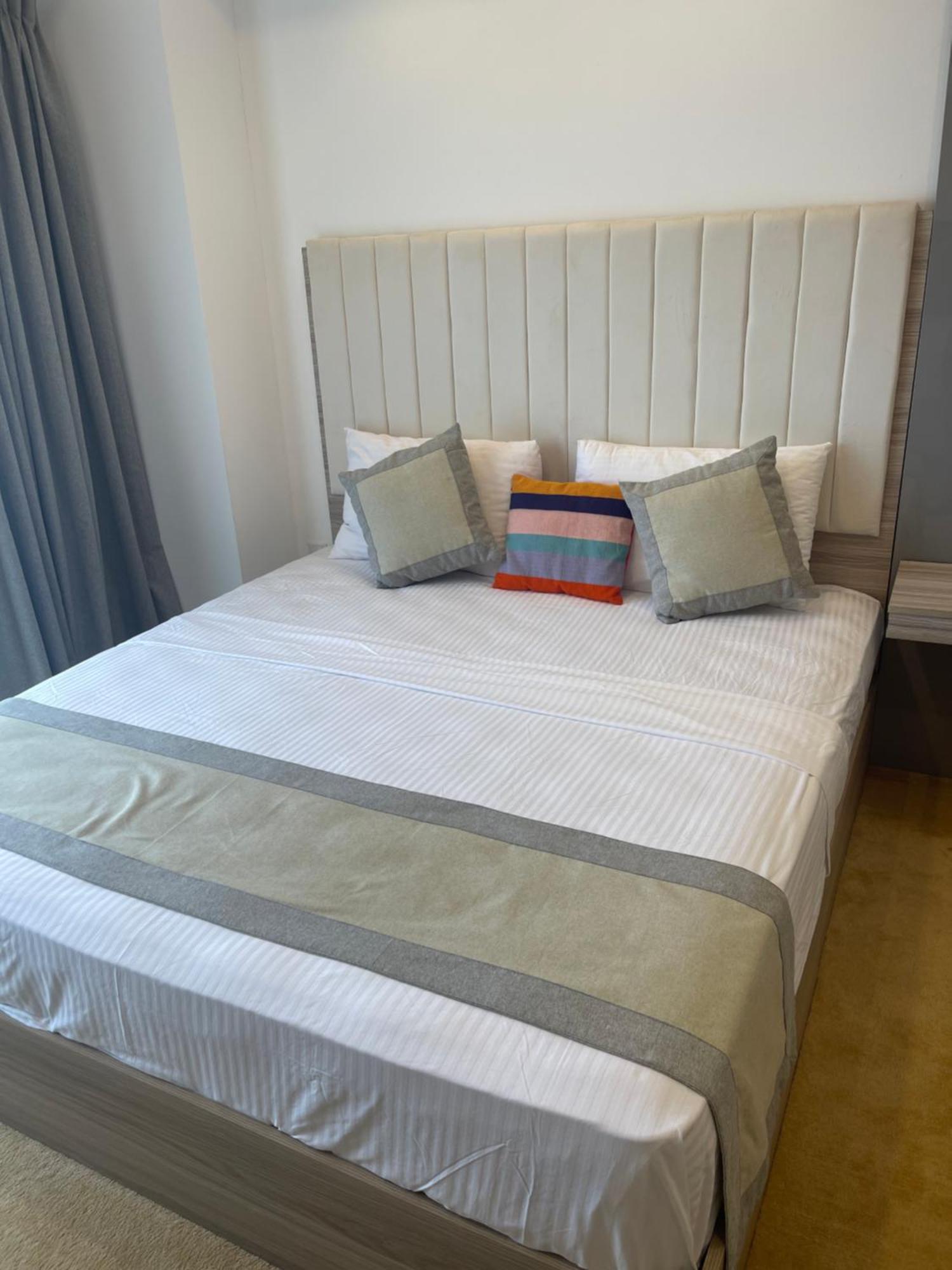 Ocean Breeze Sea View Luxury Apartments Негомбо Екстериор снимка