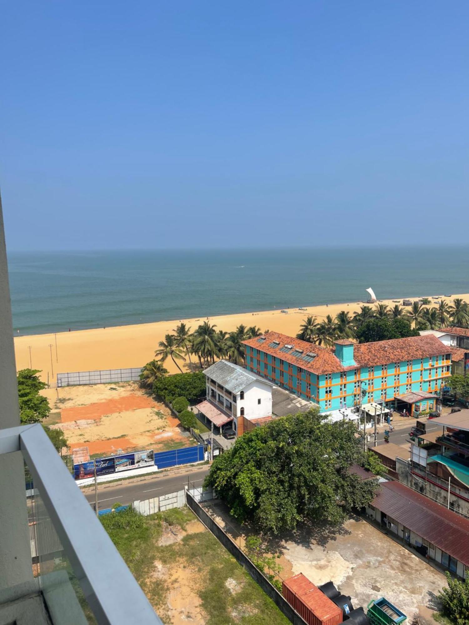 Ocean Breeze Sea View Luxury Apartments Негомбо Екстериор снимка