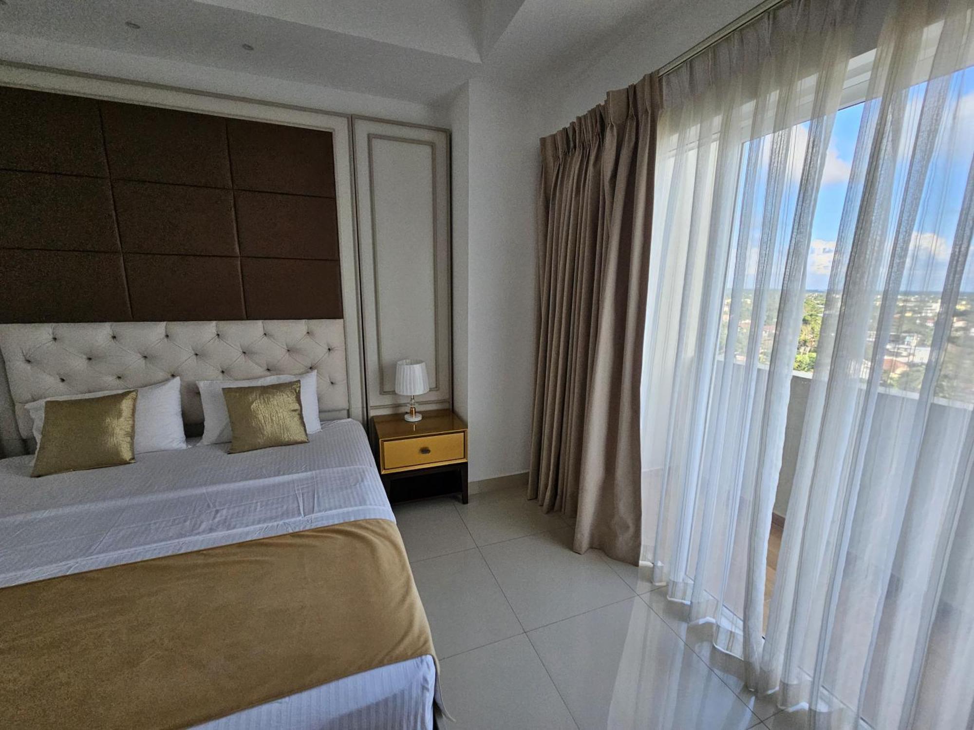 Ocean Breeze Sea View Luxury Apartments Негомбо Екстериор снимка