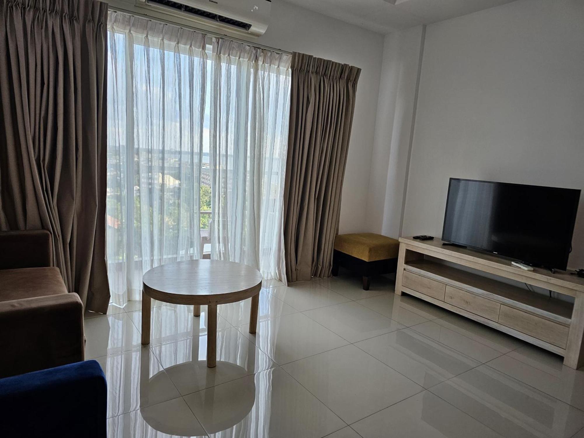 Ocean Breeze Sea View Luxury Apartments Негомбо Екстериор снимка